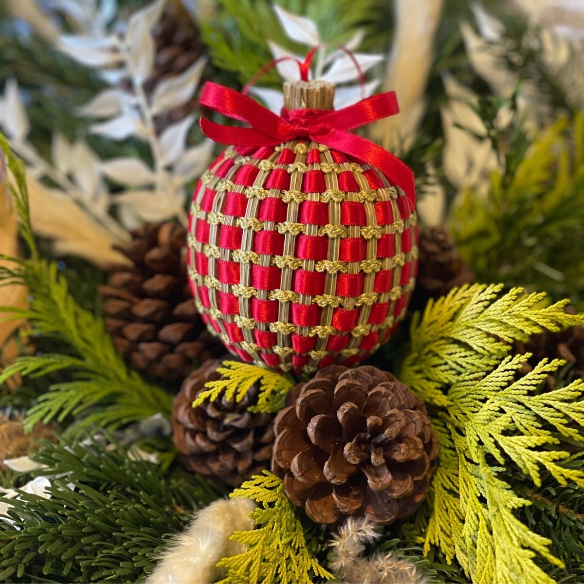 Boule de Lavande 6cm vague or & satin rouge